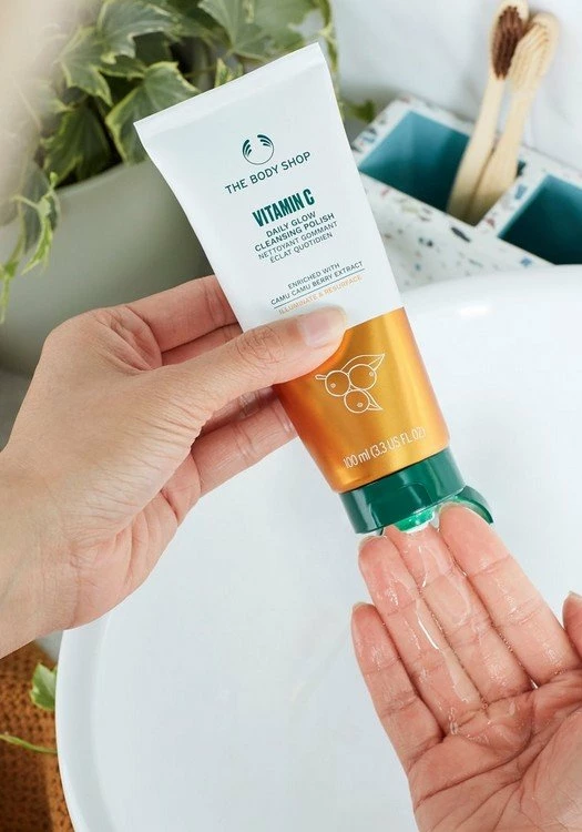 Vitamin C - Pastrues për Fytyrë me Shkëlqim 100 ML