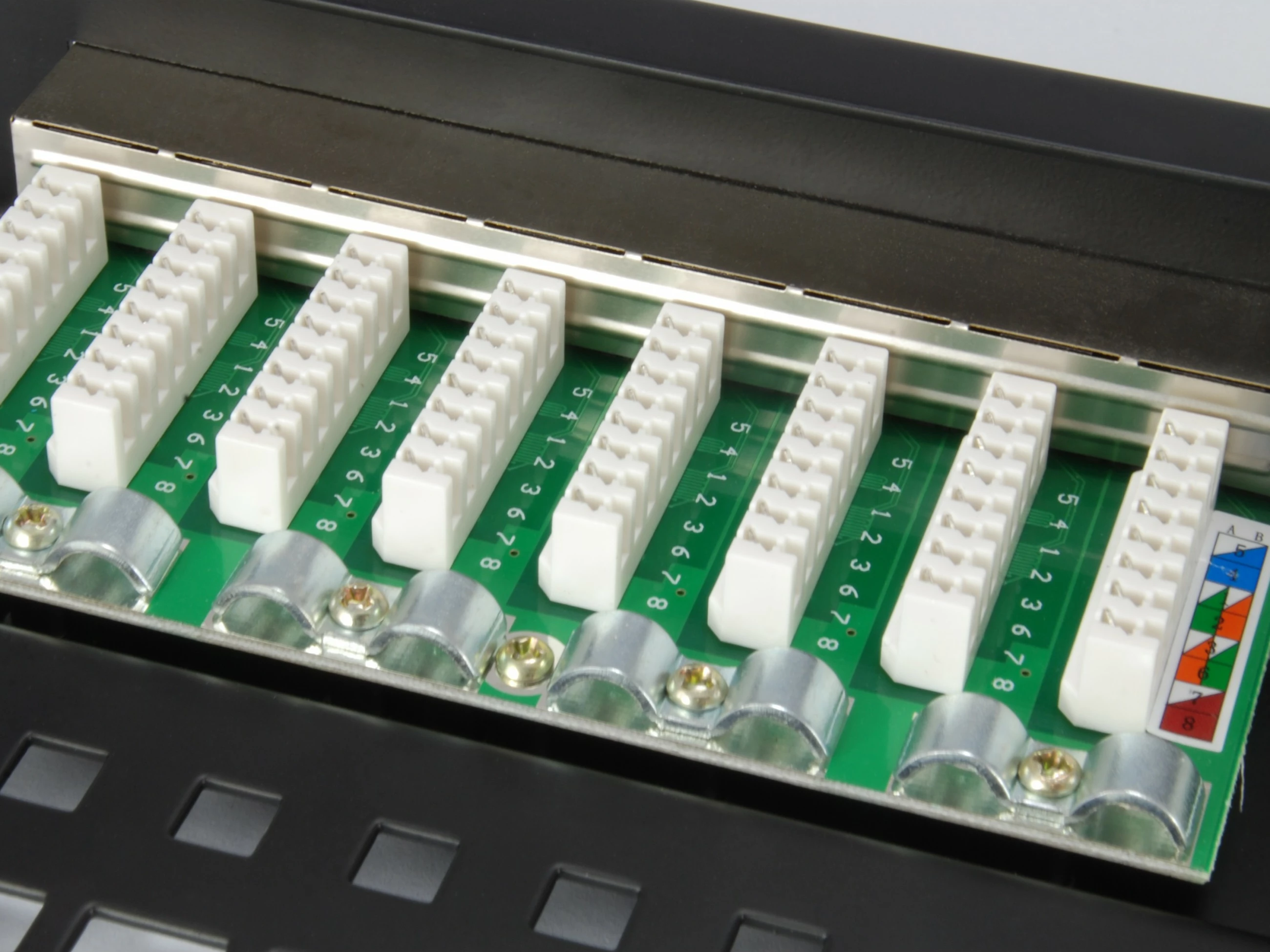 Patchpanel rrjeti Equip 24x RJ45 Cat5e 19 inç FTP 1U zi