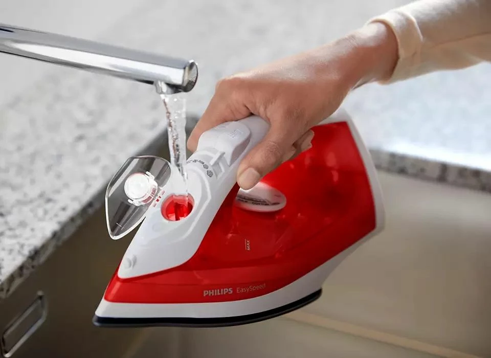 Hekur Philips EasySpeed GC1742/40 2000 W, rezervuar 220 ml, avull 25 g/min, boost 90 g/min, i kuq, me gotë për mbushje uji
