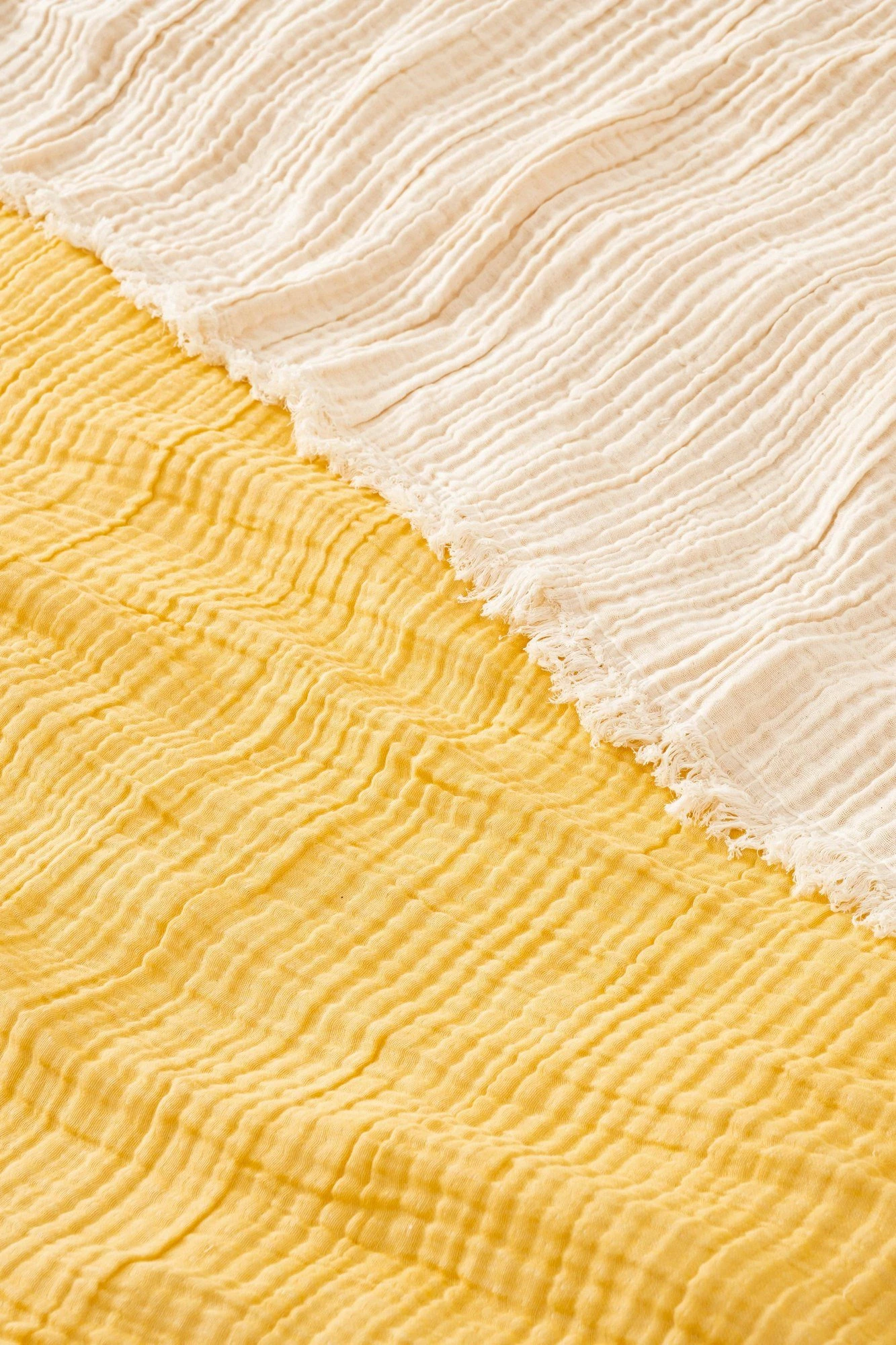 Mbulesë dyshe për shtrat, muslin, ngjyrë e verdhë, 170x250cm