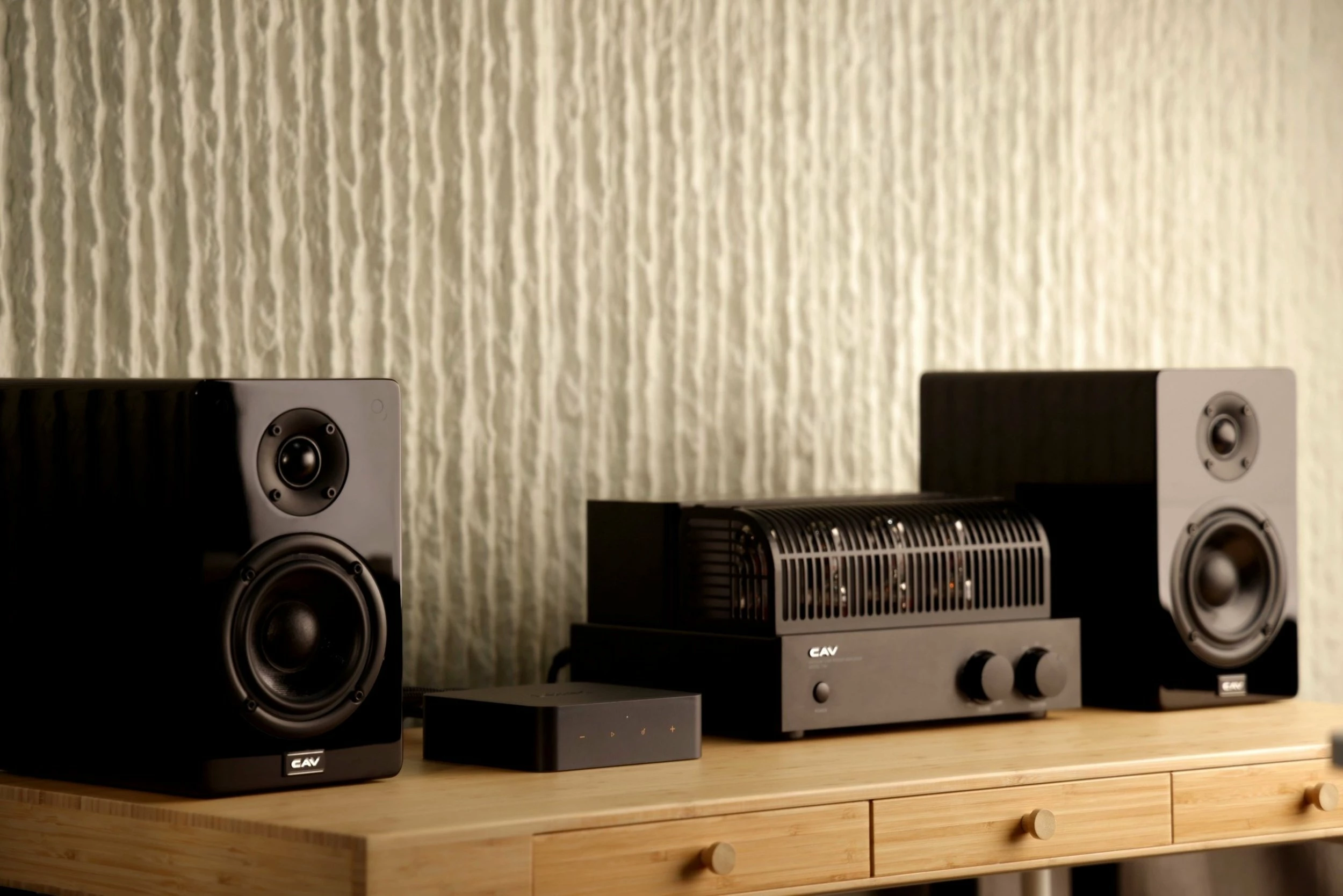 Streamer audio WiiM Pro Plus Roon Ready Hi-Res, Wi‑Fi/Bluetooth/Ethernet, i zi, me telekomandë