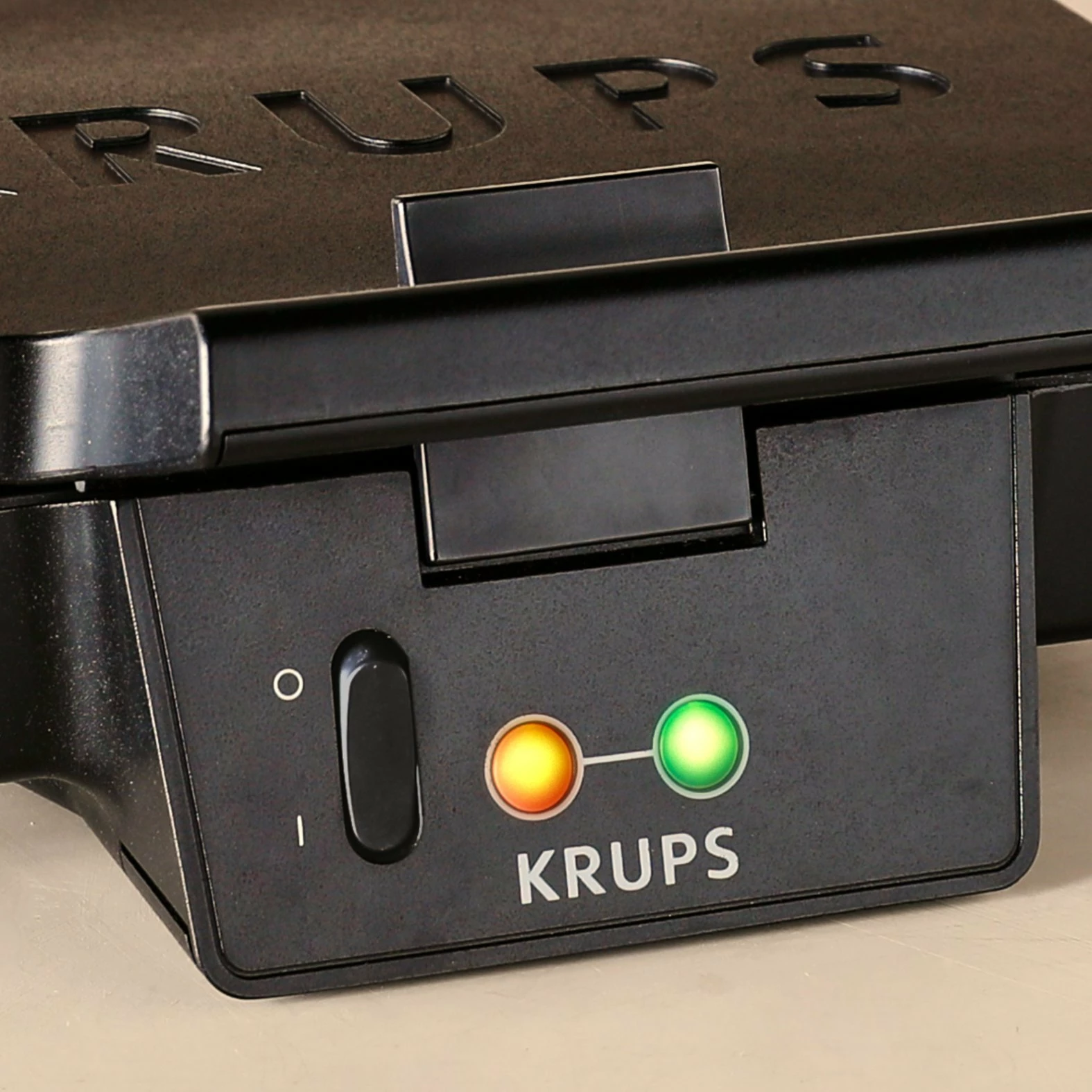 Tostierë sanduiçesh Krups FDK 462 850 W, për 2 sanduiçe, pllaka me veshje jo-ngjitëse, ruajtje vertikale, zezë, 1 copë