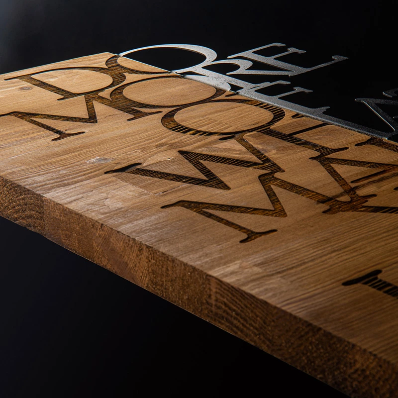 Dekor muri Haper, dru pishe natyrale, metal i zi, 42x3x58cm