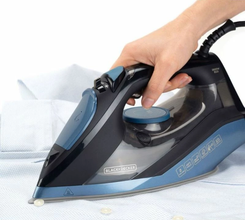 Hekur me avull WD Black+Decker BXIR2801E, i zi