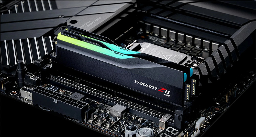 RAM Memorje G.Skill Trident Z5 RGB, 32 GB, 2 x 16 GB, DDR5, 6400 MHz, 288-pin DIMM