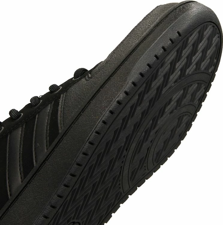Atlete basketbolli adidas për meshkuj, të zeza [Madhësia: 45 1/3]
