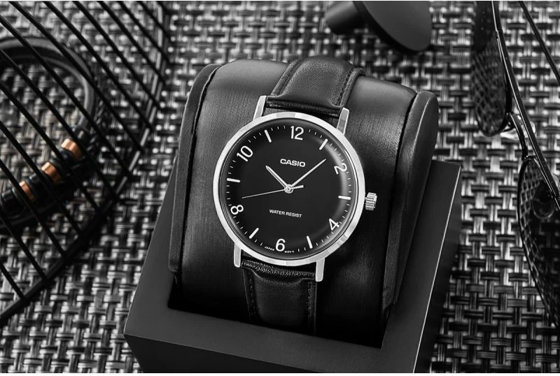 Orë dore për meshkuj Casio, e zezë