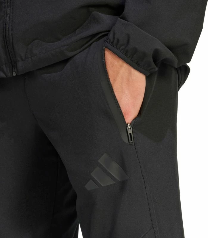 Pantallona sportive meshkuj adidas Tiro 26 Travel Woven JM5541, të zeza