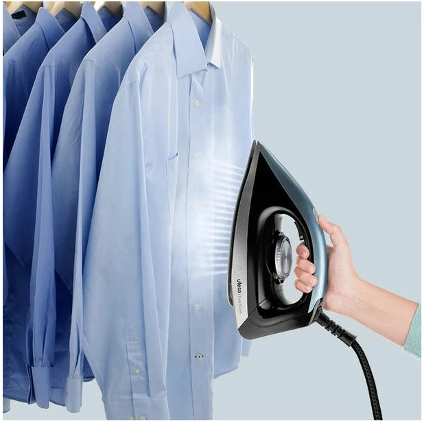 Hekur me stacion avulli UFESA Pure Steam 80206190, 2400 W, 6.5 bar, rezervuar 1.2 l, pllakë qeramike, i zi/kaltër