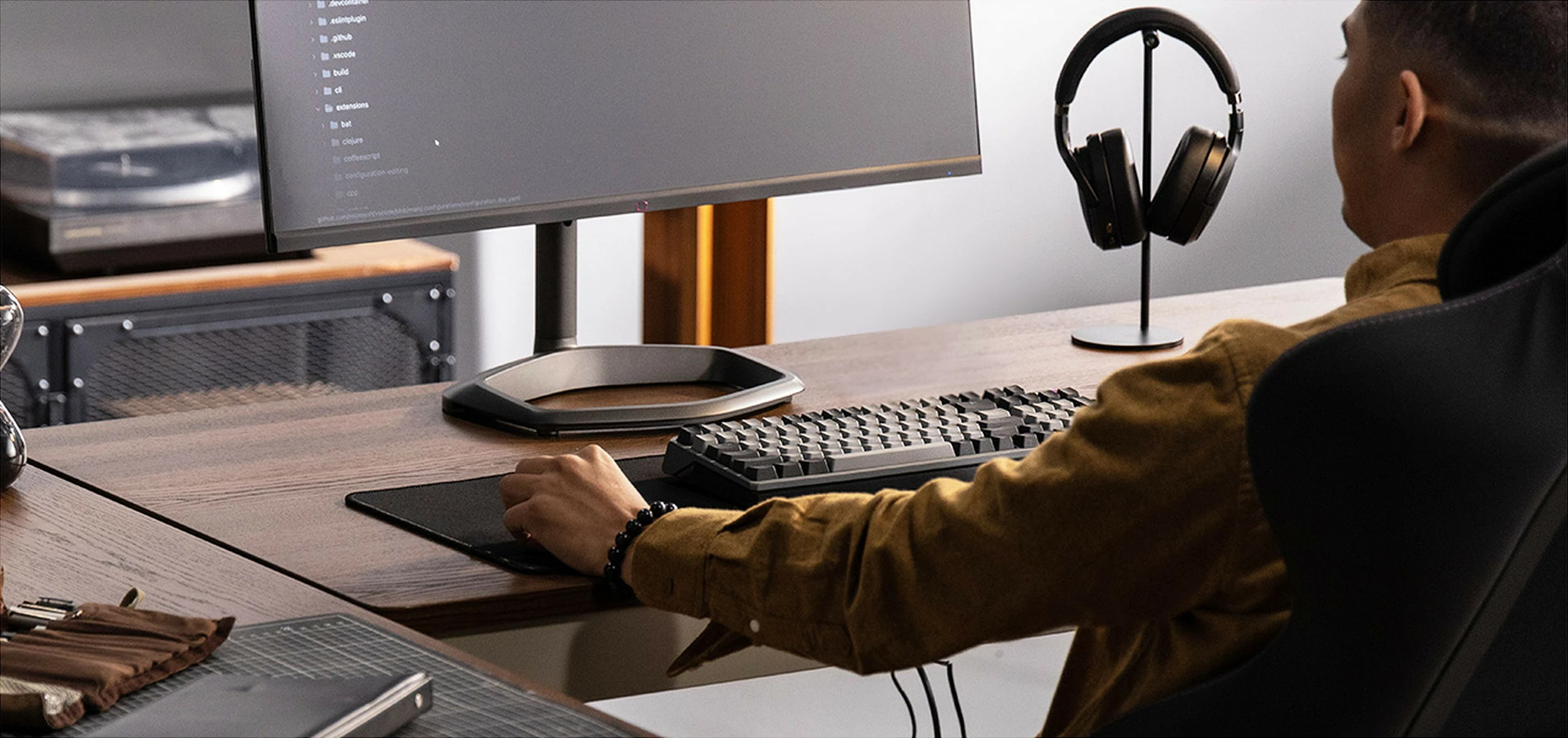 Tastierë mekanike Cooler Master MK770, RGB, wireless 2.4GHz/Bluetooth 5.1/USB, FR QWERTY, Kailh Box V2 Red, e zezë