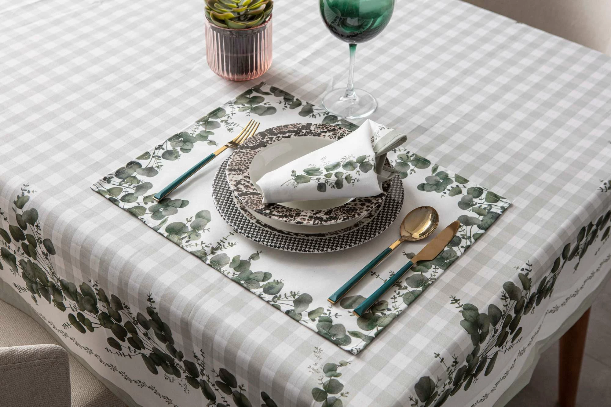 Set nënshtruesish tavoline (6 copë), Hermia, eukalipt