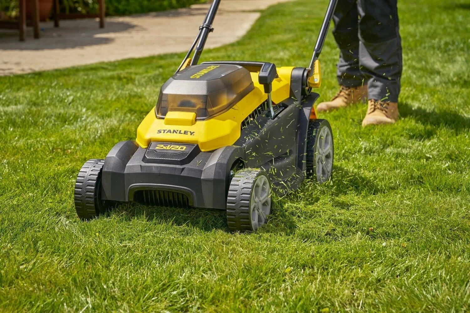 Kositëse bari me bateri Stanley SCMWP3701M2 37 cm 36V (2x18V) 2x4Ah, verdhë/zezë, set me 2 bateri + 2 karikues