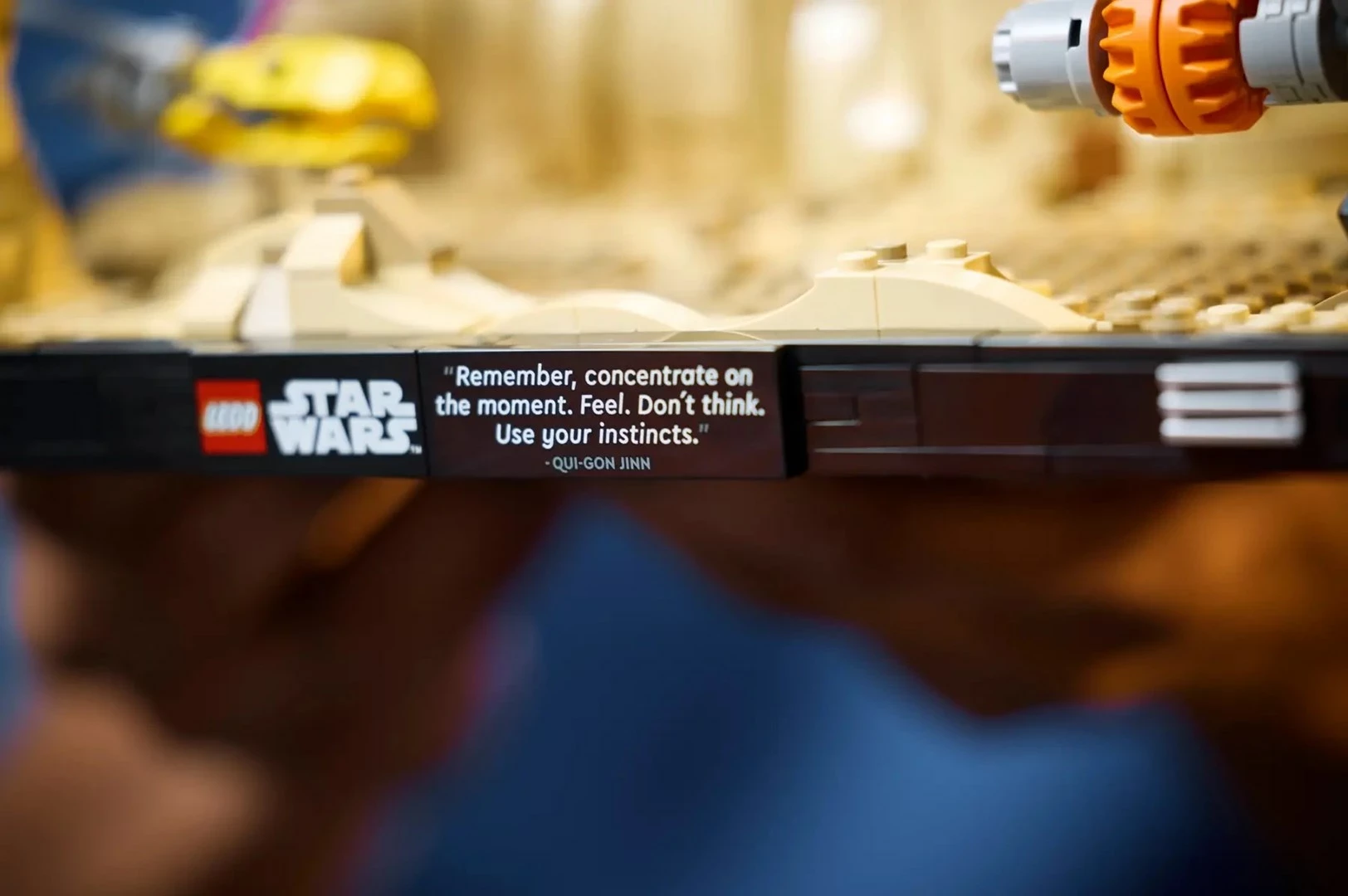 Set LEGO Star Wars 75380 Diorama: Mos Espa Podrace