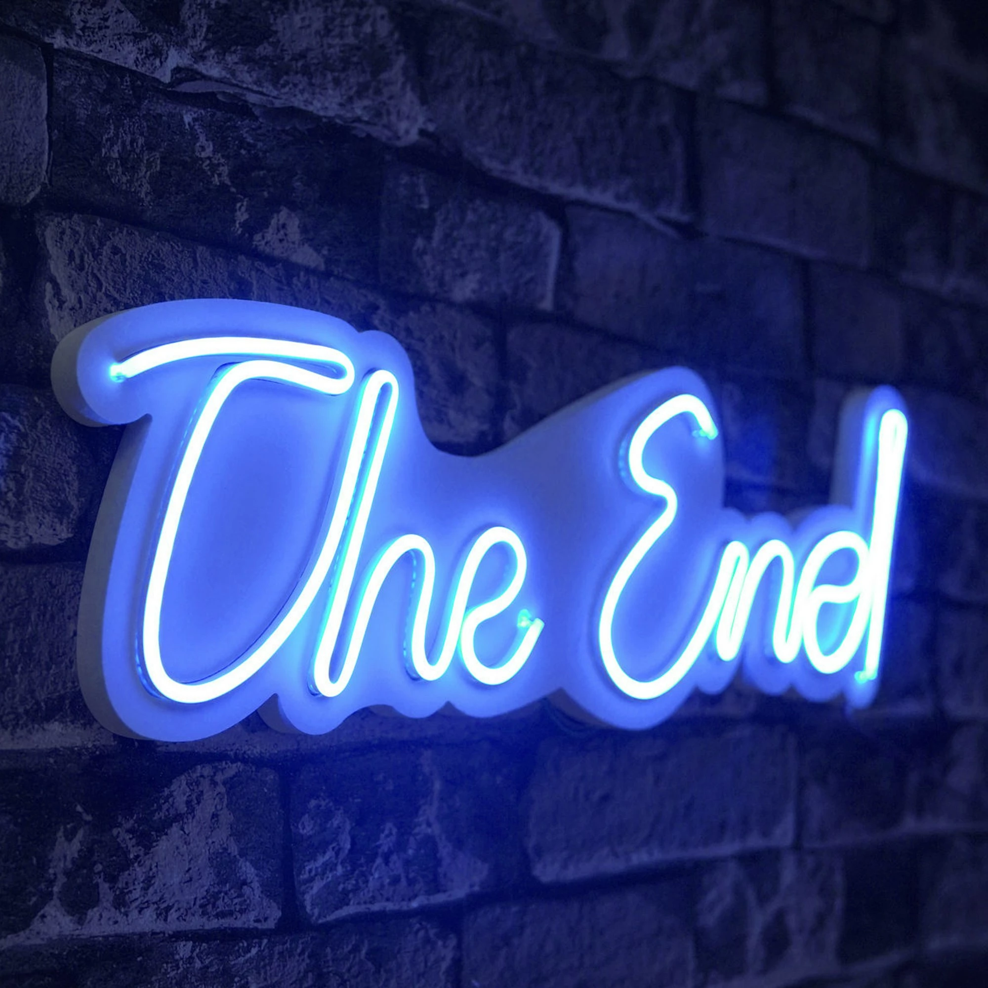Dekor dritash LED plastike, 'The End', ngjyrë kaltër, 16x50x2cm