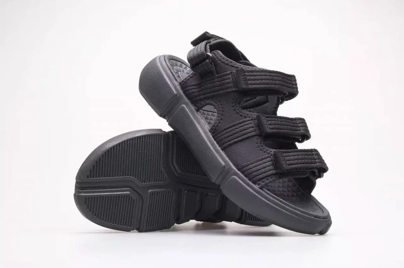 Sandale për femra 4F, të zeza