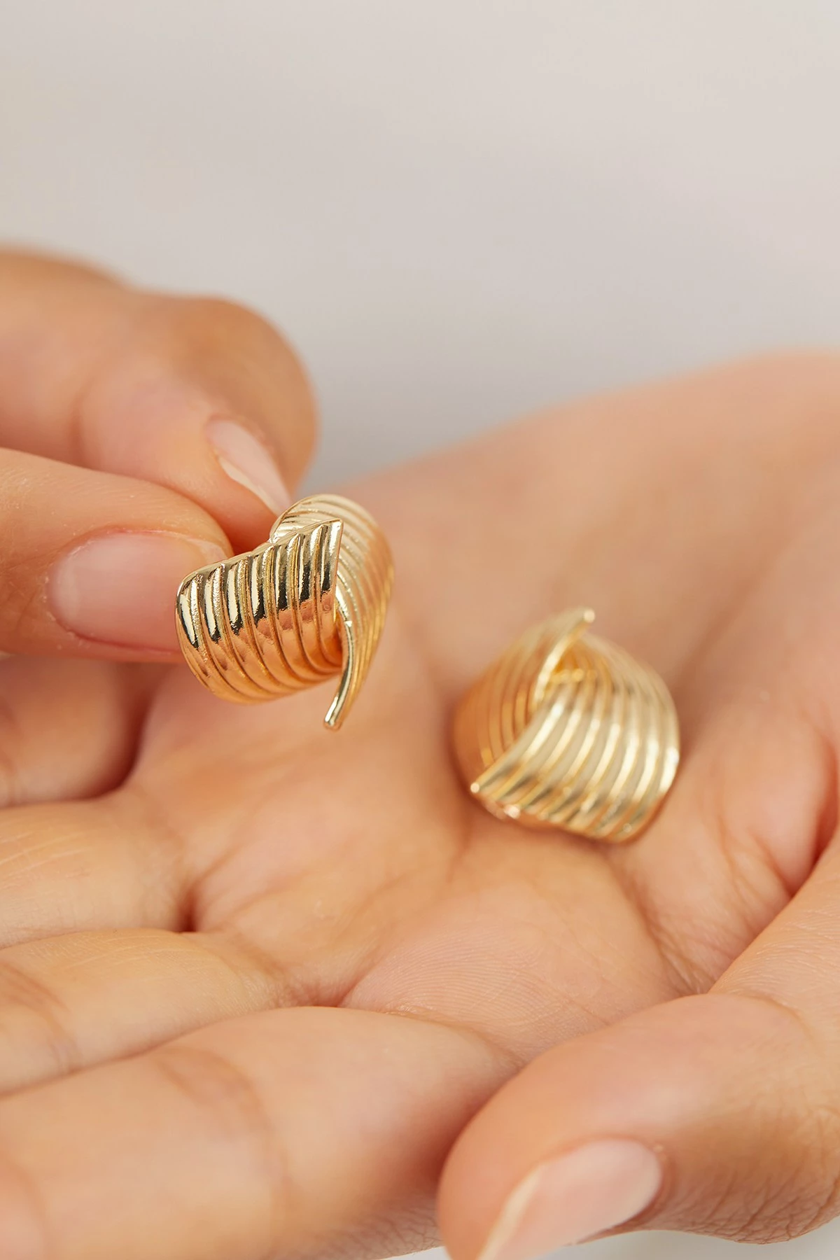 Vathë metalik ngjyrë ari Elika, ELKGC68384