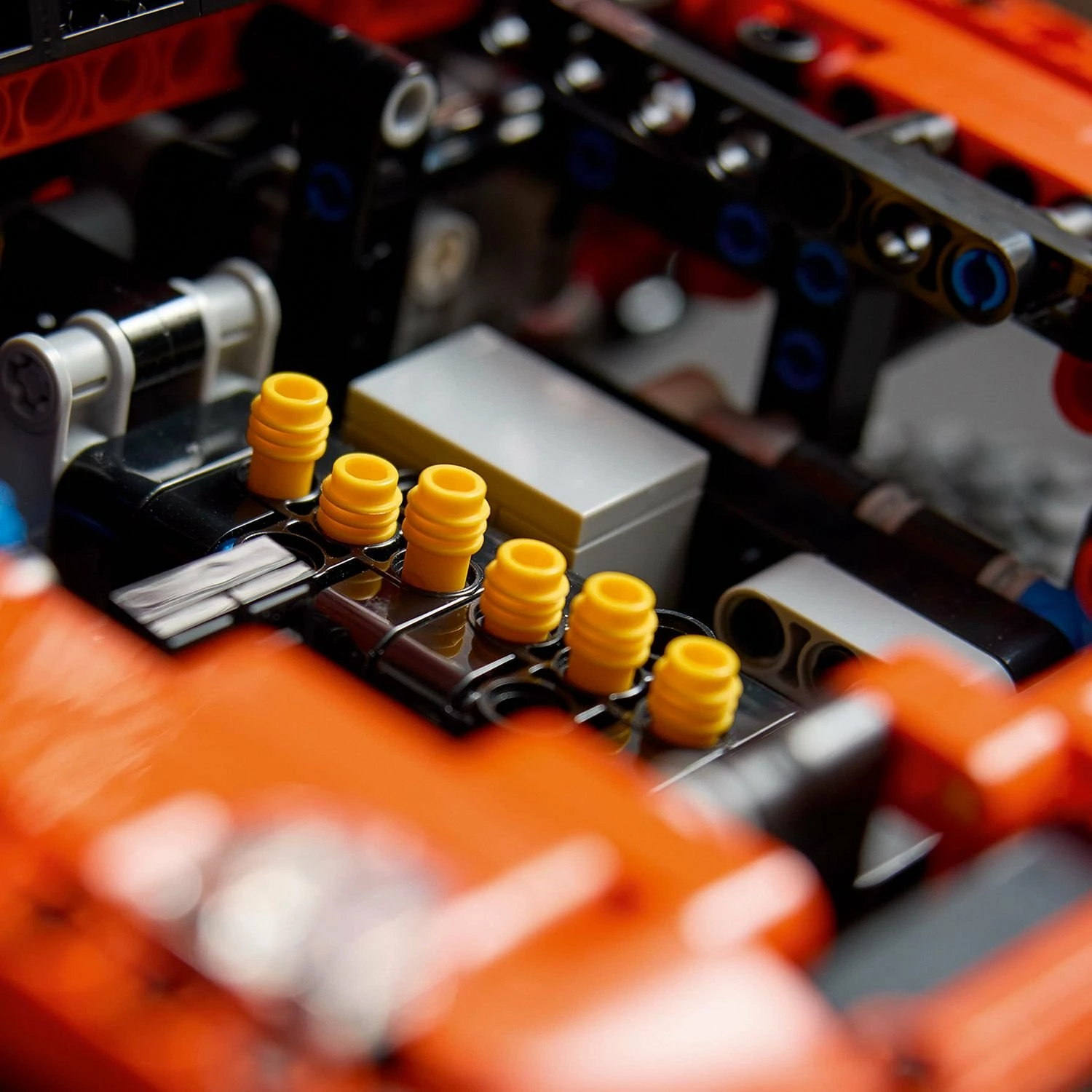 Set ndërtimi LEGO Technic Mercedes-Benz G 500 PROFESSIONAL Line 42177, 2891 copë, portokalli