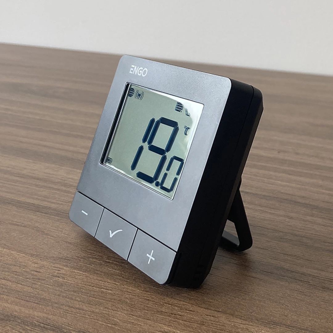 Termostat qëndror ENGO E20iB me internet me WIFI e zezë