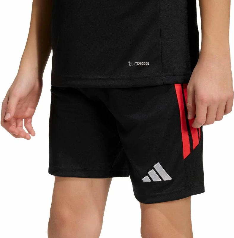 Shorce për fëmijë adidas, të kuqe e të zeza [Madhësia: 140 cm]