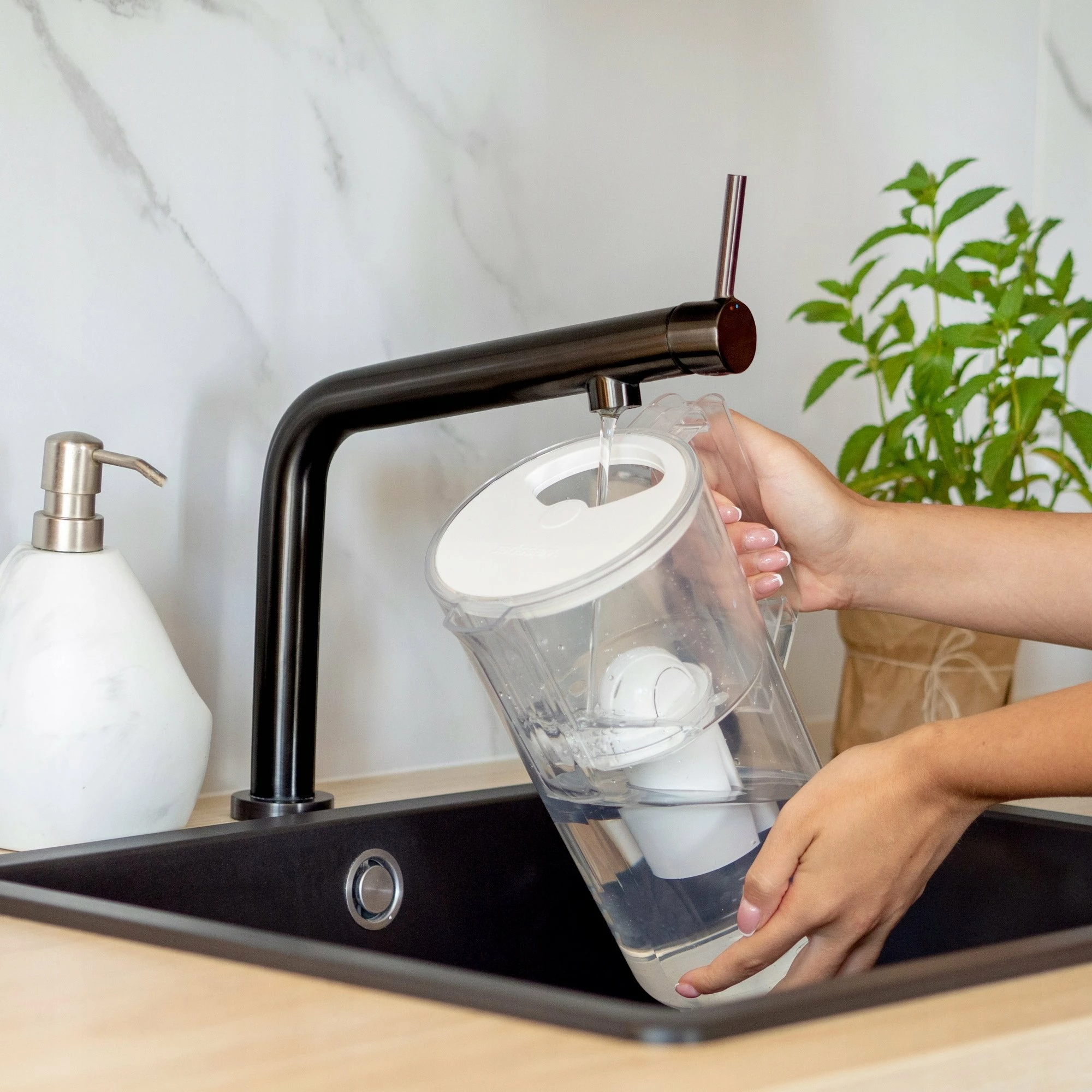 Kanë filtruese për ujë Wessper AquaClassic Basic WES204-WH 2.5L, set 1 filtër, e bardhë