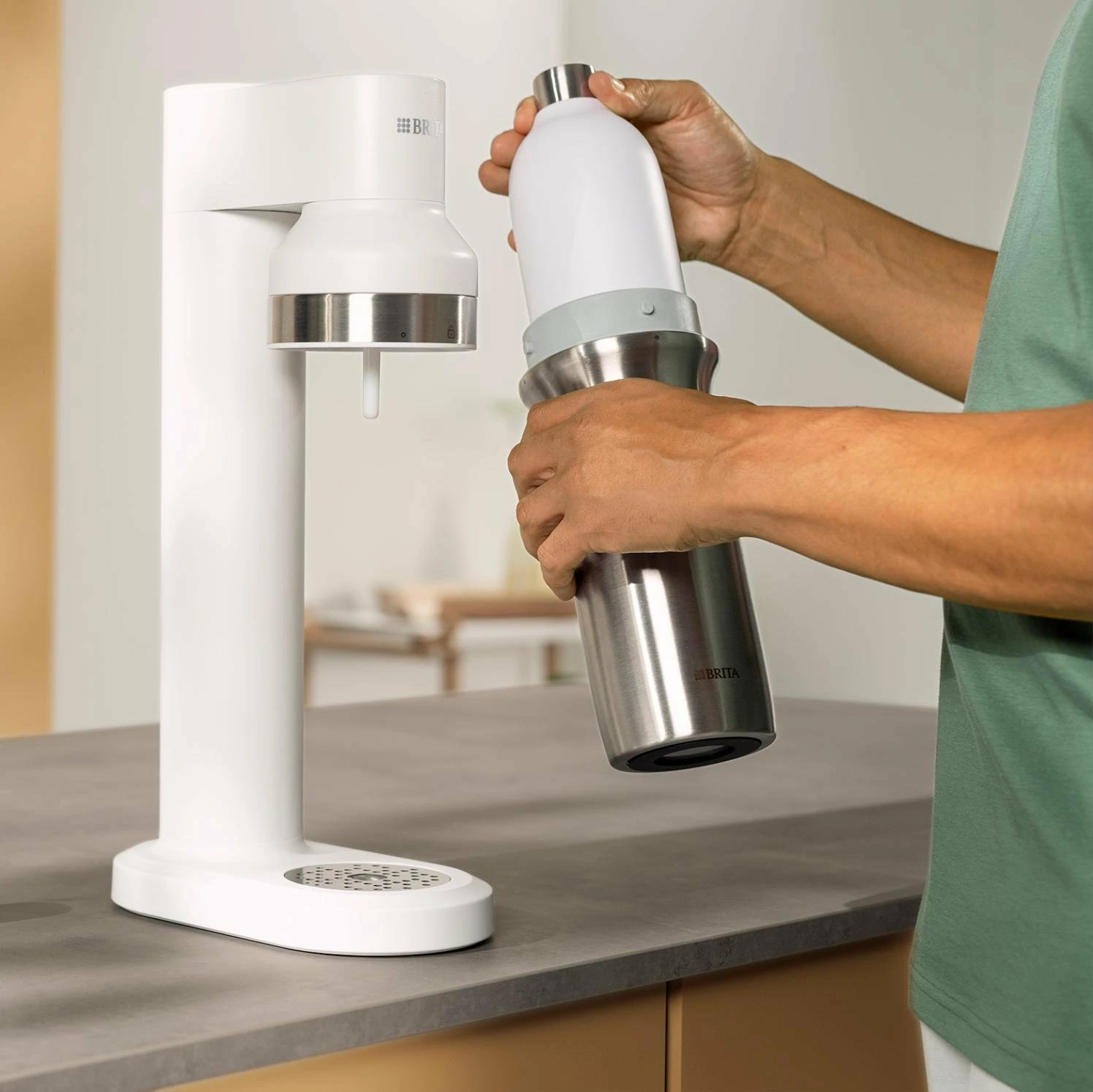 Shishe karbonatori Brita SodaTrio 0.65 L, çelik inox i veshur, e bardhë