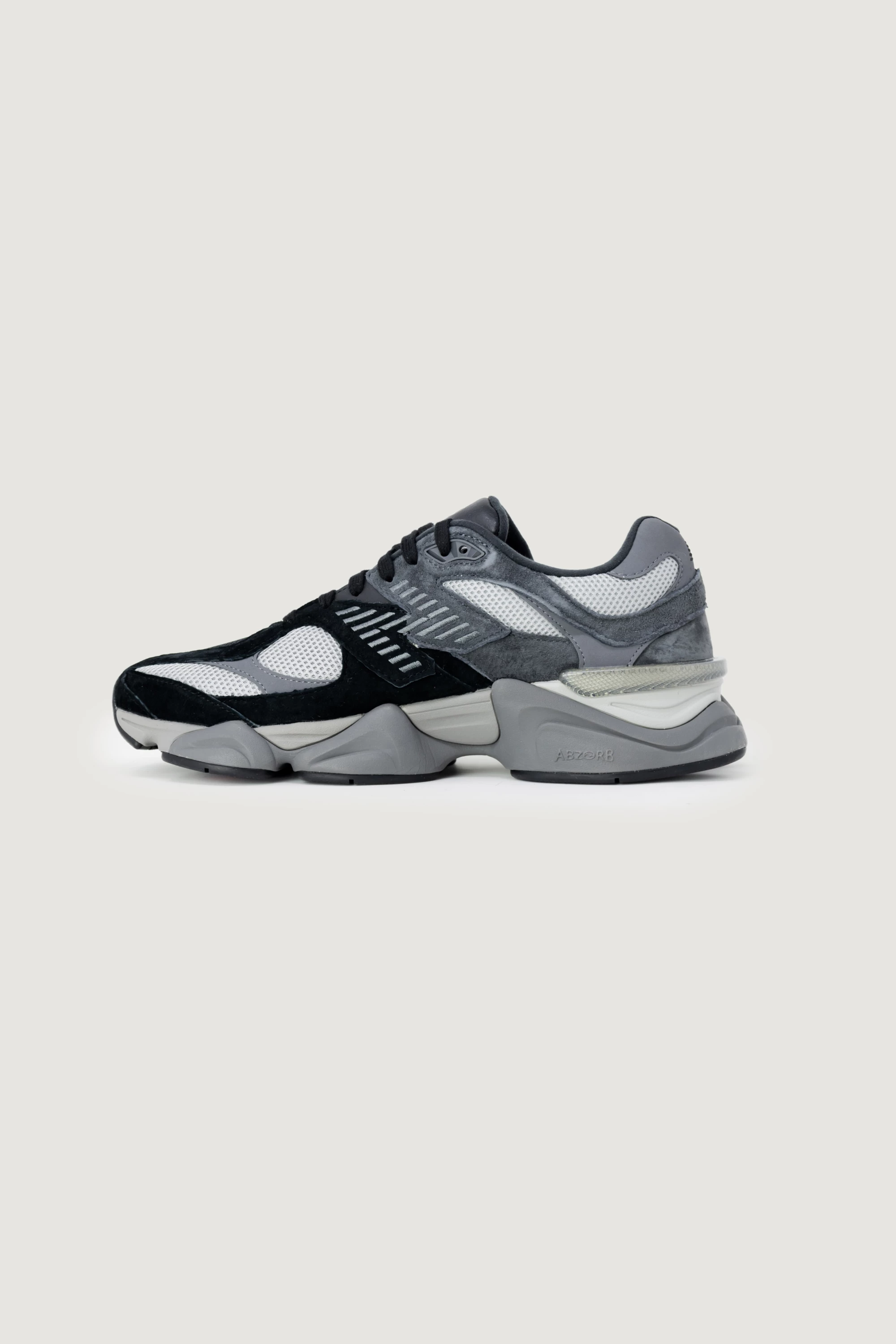 Atlete për meshkuj New Balance 9060 U9060BLK, gri të errëta [Madhësia: 44½]