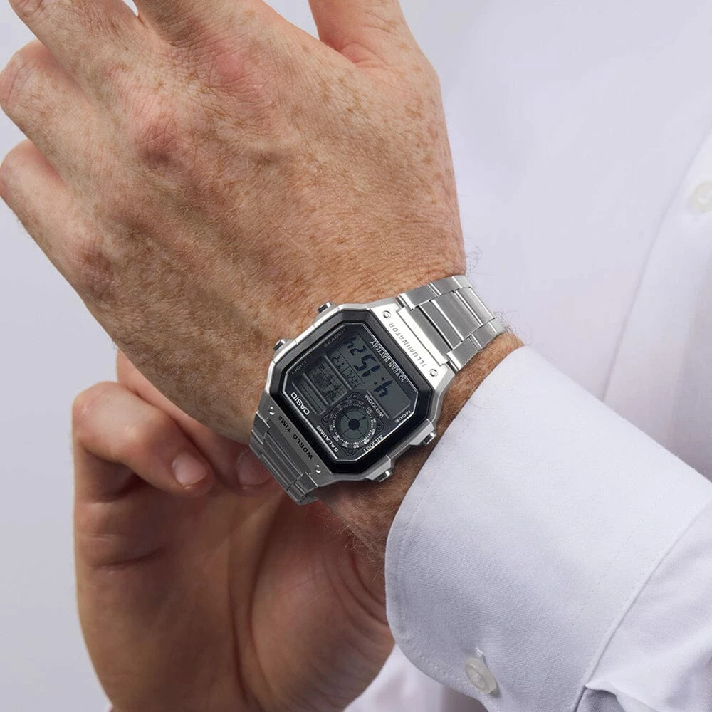 Orë dore Casio AE-1200WHD-1A, e argjendtë