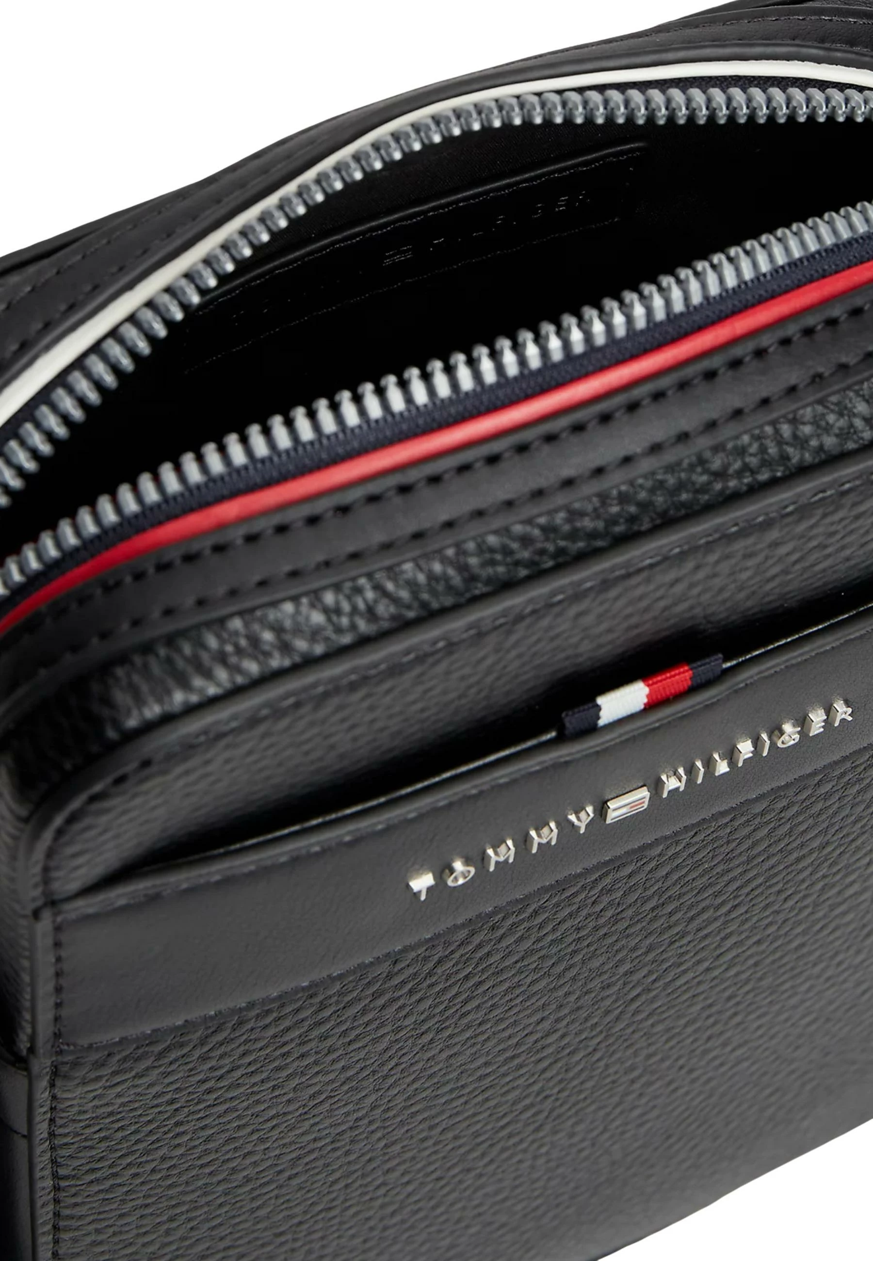 Çantë crossbody Tommy Hilfiger TH Central Mini Reporter AM0AM14698 për meshkuj, e zezë