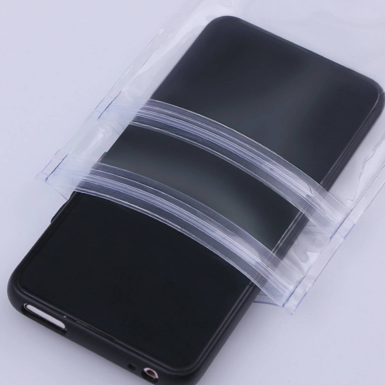 Mbështjellës i papërshkueshëm nga uji për celular Hurtel WN-01B, 115x220 mm, i zi