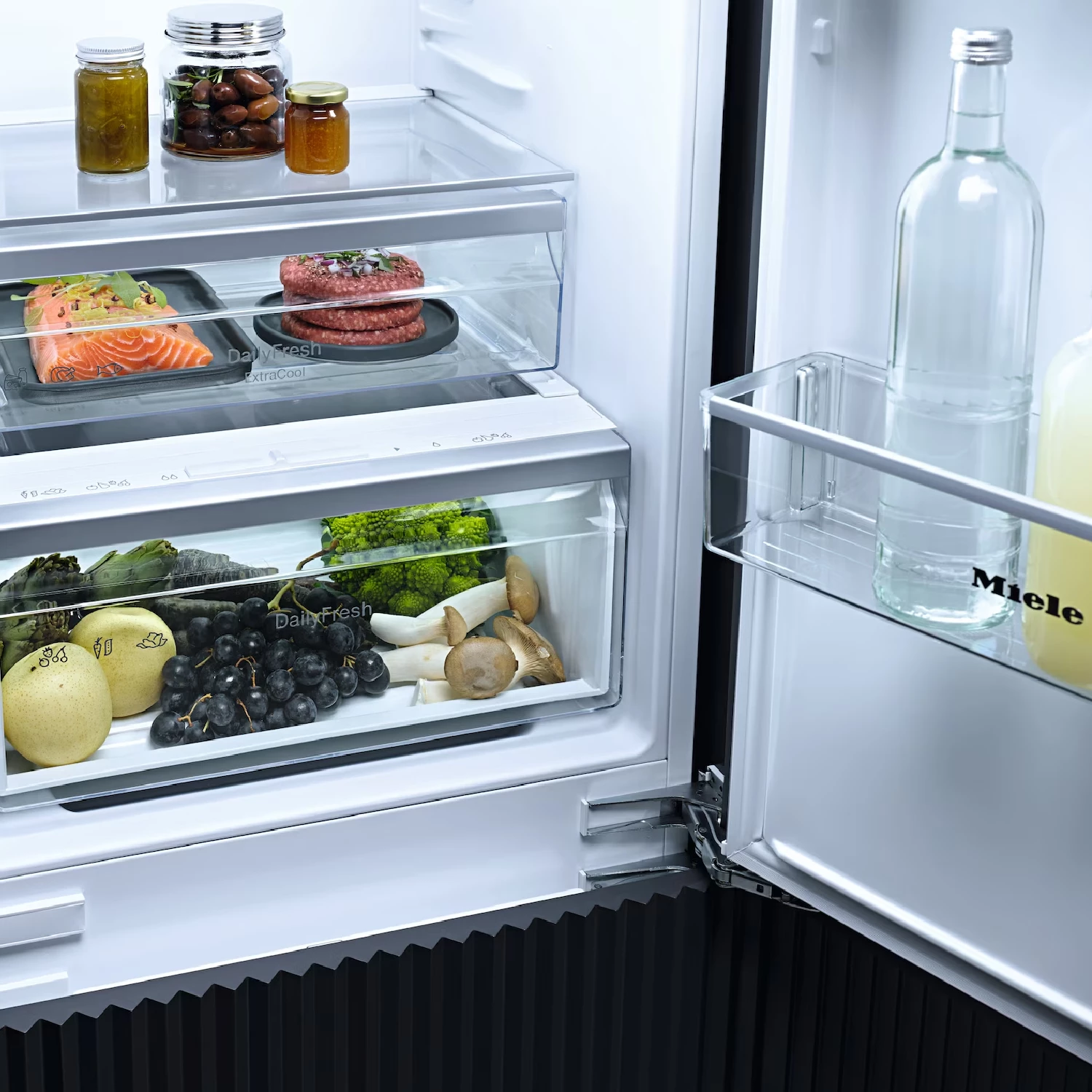 Frigorifer me ngrirës i integrueshëm Miele KDN 7714 E, 184/76 L, NoFrost, DailyFresh, klasa E