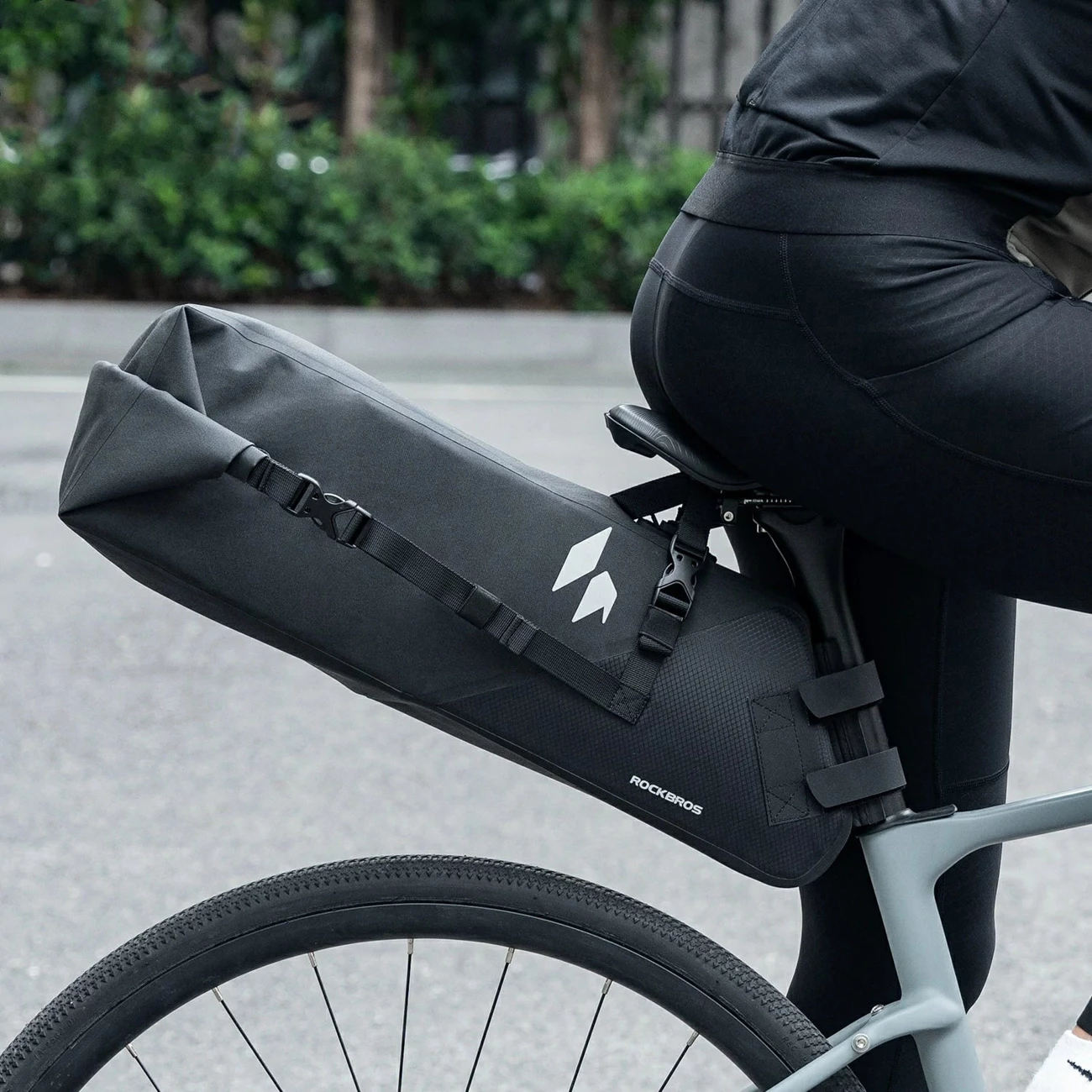 Çantë shalë biçiklete Rockbros AS-157 RideMate 13L waterproof e zezë