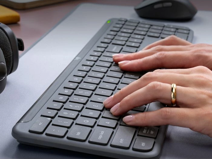 Set tastierë + Maus wireless Logitech Signature Slim Combo MK950, Logi Bolt/Bluetooth, full-size me numpad, Graphite