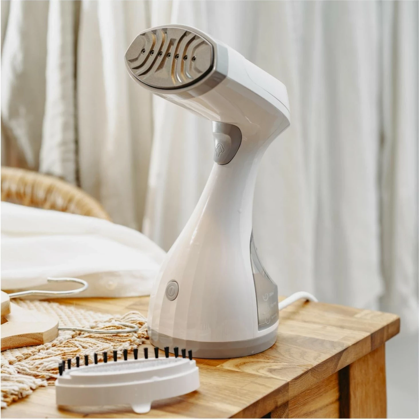 Hekur me avull Adler AD 5042, 1500W, rezervuar 0.28L, i bardhë