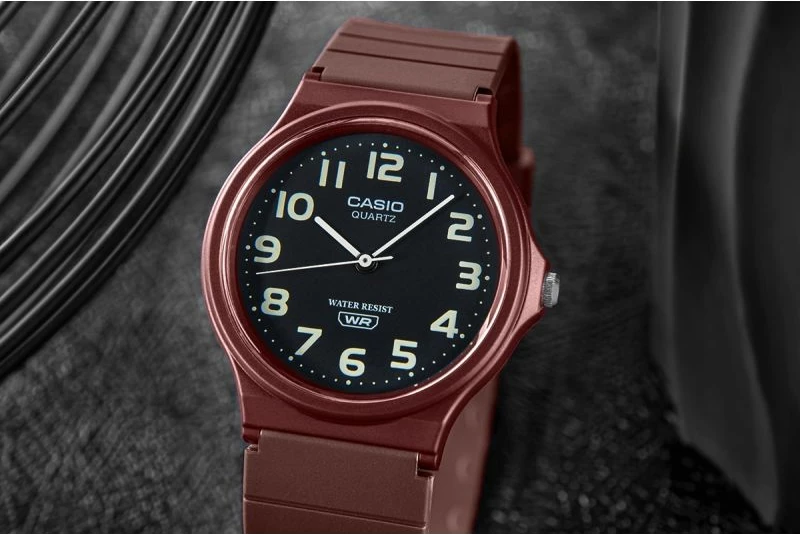 Orë dore femra Casio, burgundy