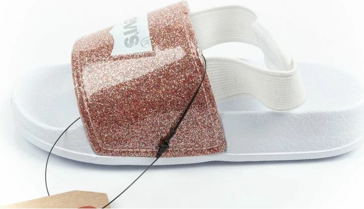 Shapka fëmijësh Levi's Pool S Mini, rozë me shkëlqim