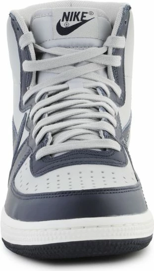 Atlete të larta për meshkuj Nike, të zeza dhe të bardha