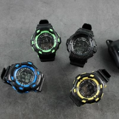 Orë digjitale Sport WR30MGJ, zezë/gjelbërt