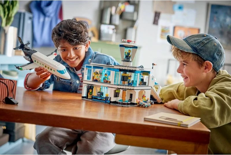 Set lodrash LEGO City aeroport për fëmijë
