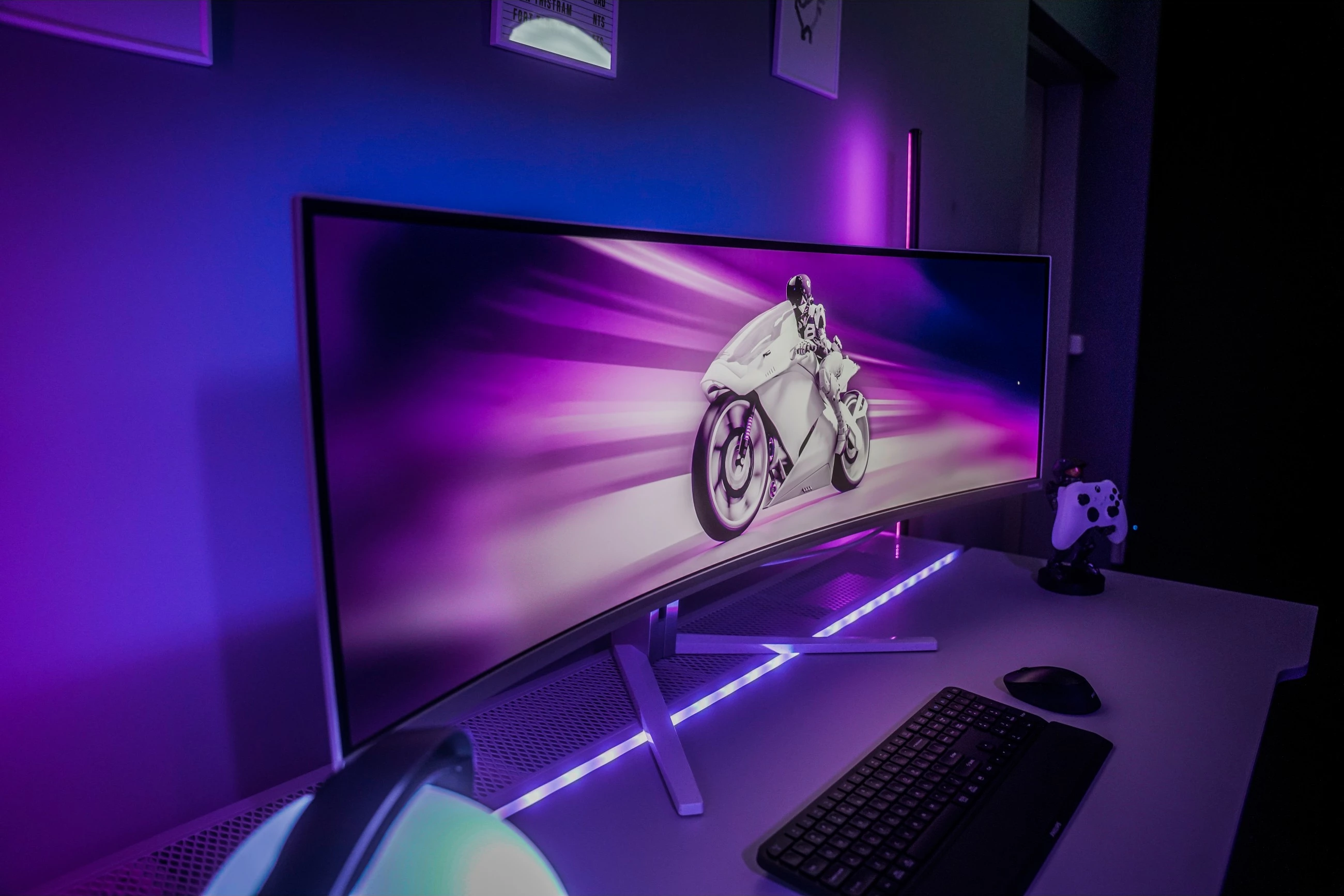 Monitor Philips 49M2C8900 QD-OLED 49 inç, 5120x1440, 32:9, Ambilight, USB-C, i bardhë