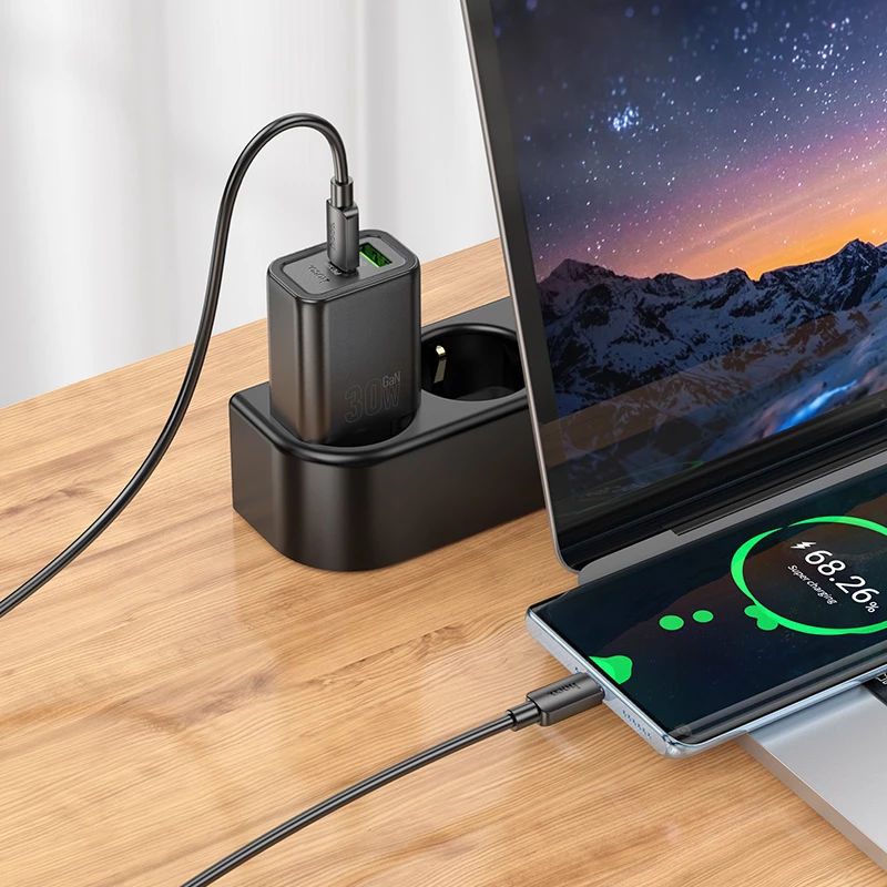 Karikues muror HOCO N63 GaN PD 30W USB-A + USB-C, prizë EU, i zi