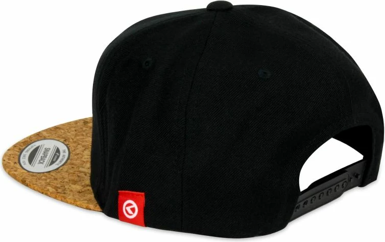 Kapelë Kellys, e zezë