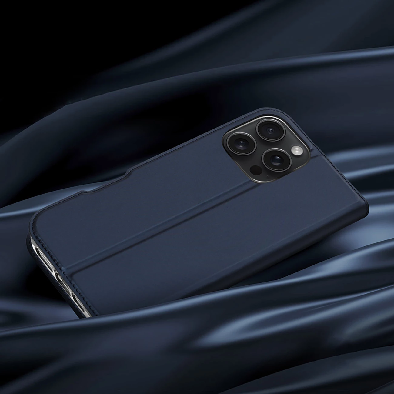 Mbështjellës Dux Ducis Skin Pro për iPhone 16 Pro Max, me kapak dhe xhep për kartela, kaltër