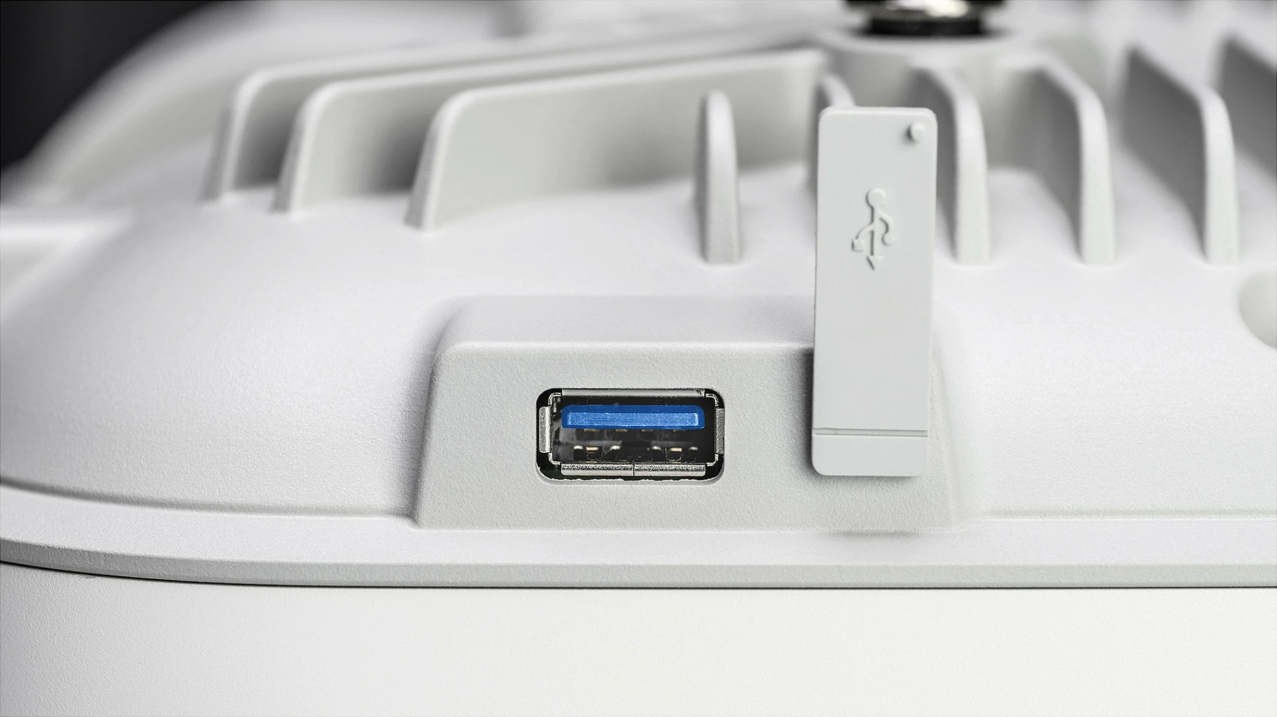 Access Point LANCOM LX-7200, Wi‑Fi 7 tri-band 2.4/5/6 GHz, 9600 Mbit/s, 2x 2.5GbE, PoE, BLE 5.4, i bardhë