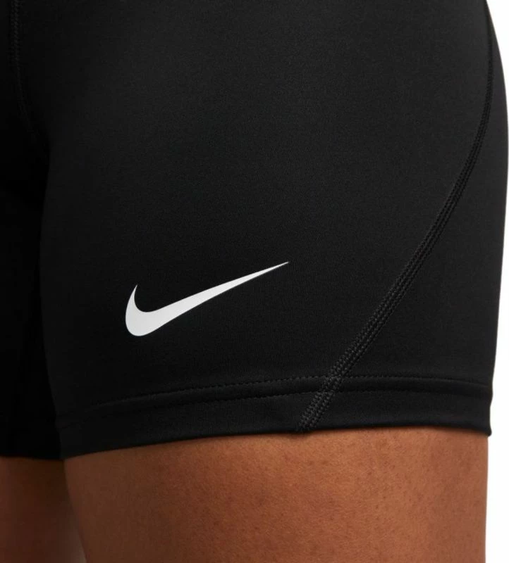 Shorce për femra Nike, të zeza