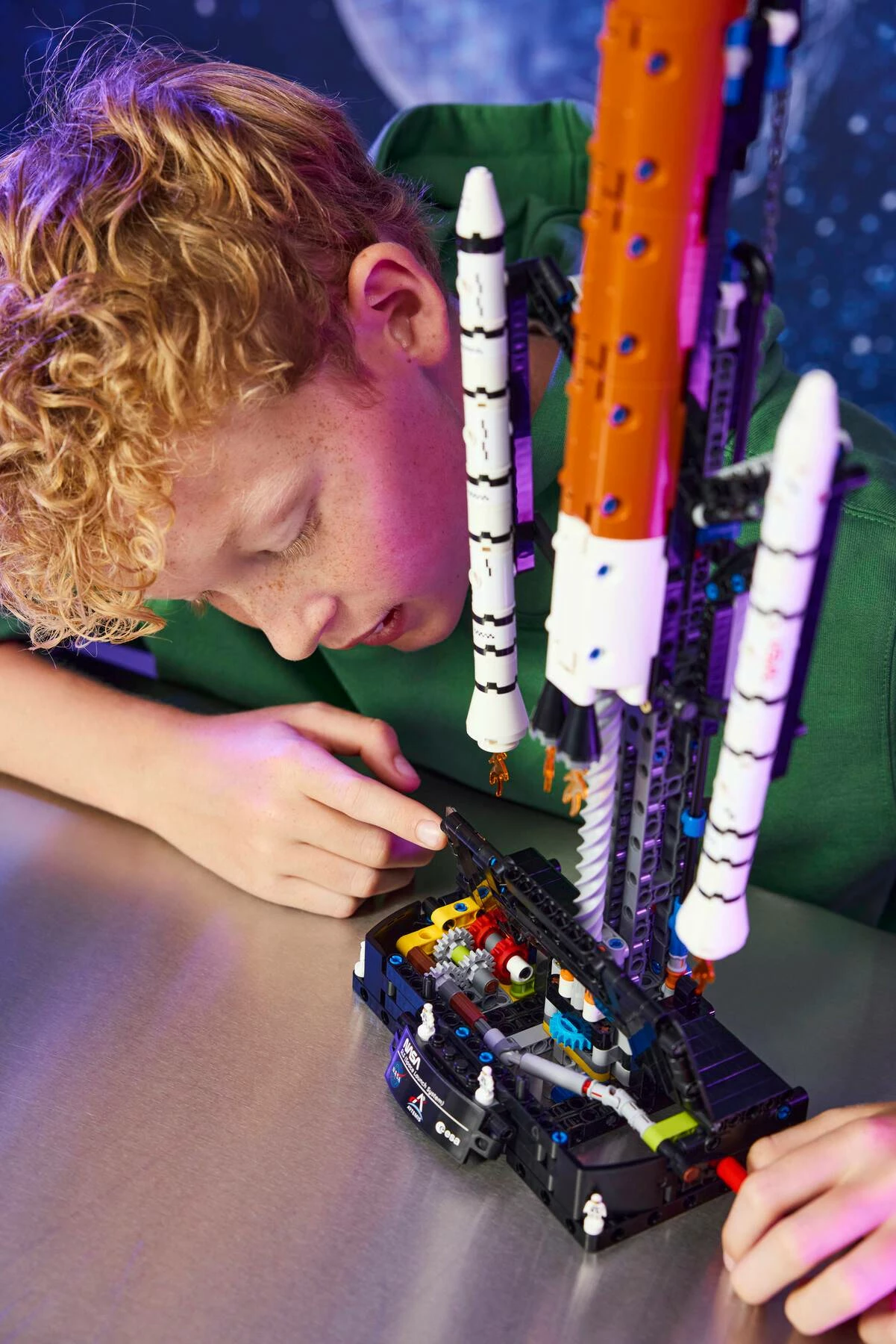 Set ndërtimi LEGO Technic NASA Artemis Space Launch System Rocket 42221, 632 copë, 70 cm