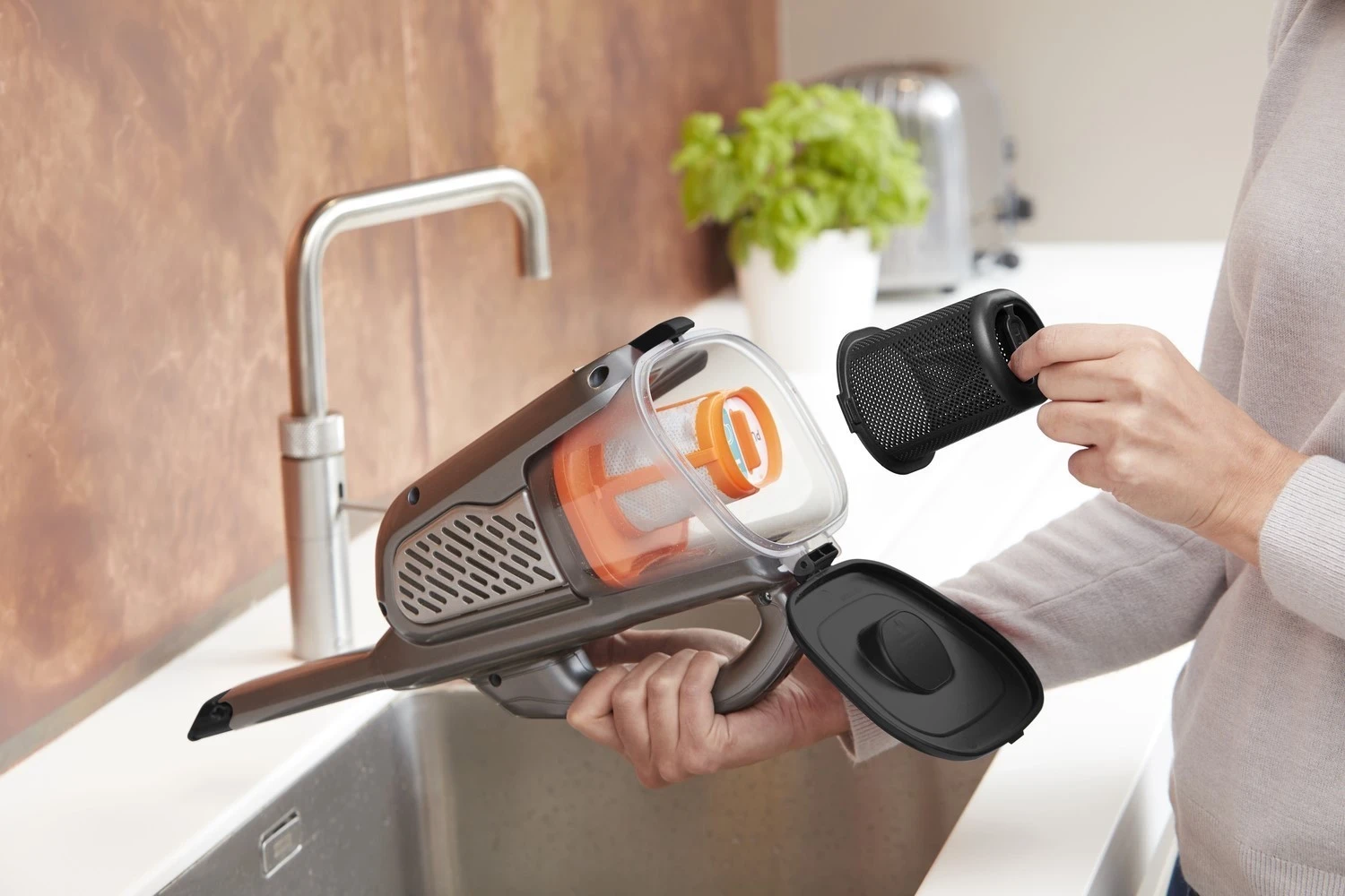 Pastrues portativ Black & Decker, gri-zezë