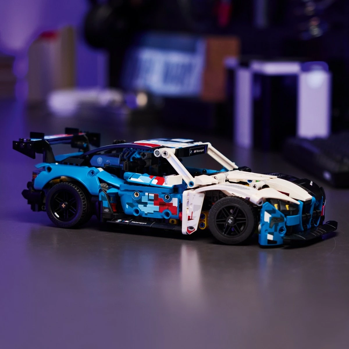 Set ndërtimi LEGO Technic BMW M4 GT3 EVO Racing Car 42226, 747 copë, 11+, bardhë/kaltër/kuqe