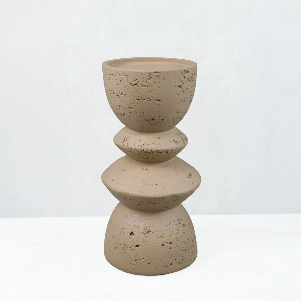 Mbajtës qiriri dekorativ, ngjyrë kafe e çelët, 10x10x20cm, rrëshirë