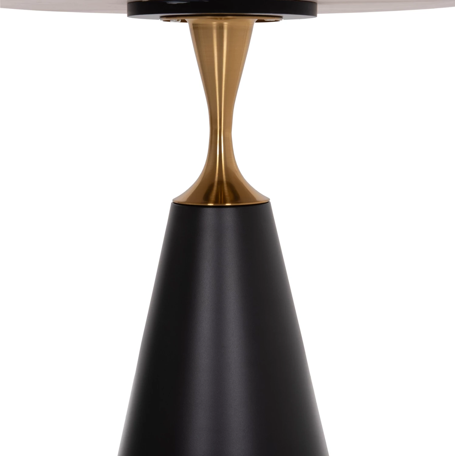 Tavolinë anësore Tucana, bazë metalike e zezë, detaje ari, sipërfaqe guri Pandora