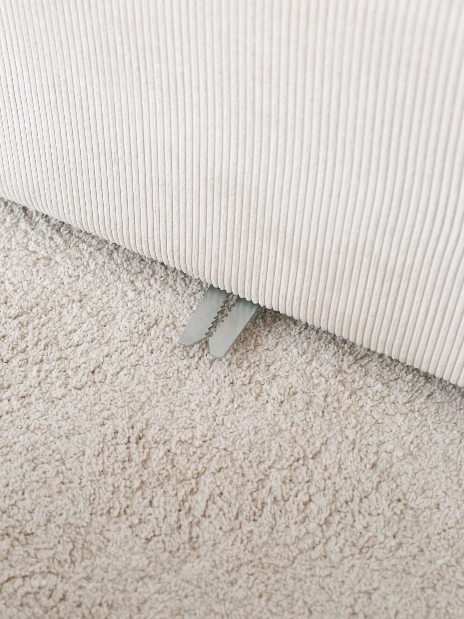 Këndare Yolo, Atelier del Sofa, e bardhë